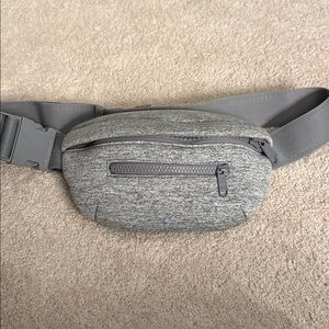 Dagne Dover Ace Neoprene Gray Fanny Pack